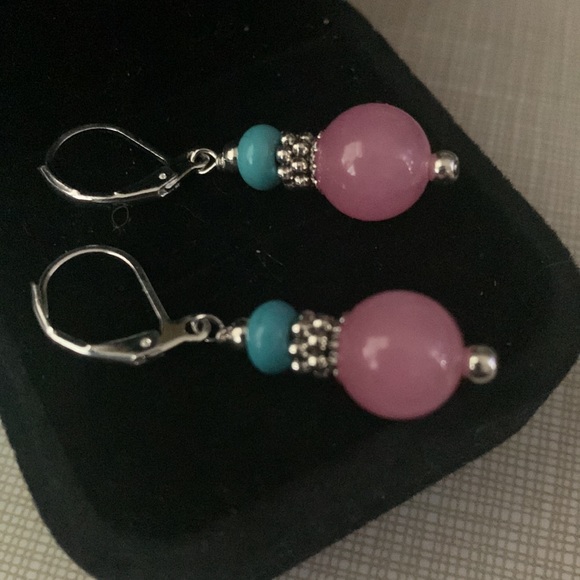 New pretty 8/9 mm pink Jade and 1mm turquoise beads lever back earrings - Picture 2 of 11